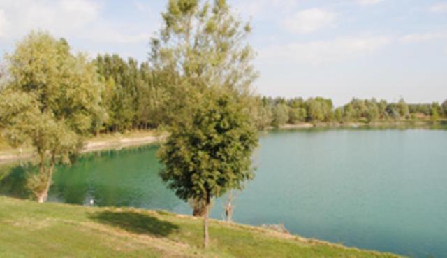 קסטלטו די ברנדוצו Motel 7 Laghi מראה חיצוני תמונה