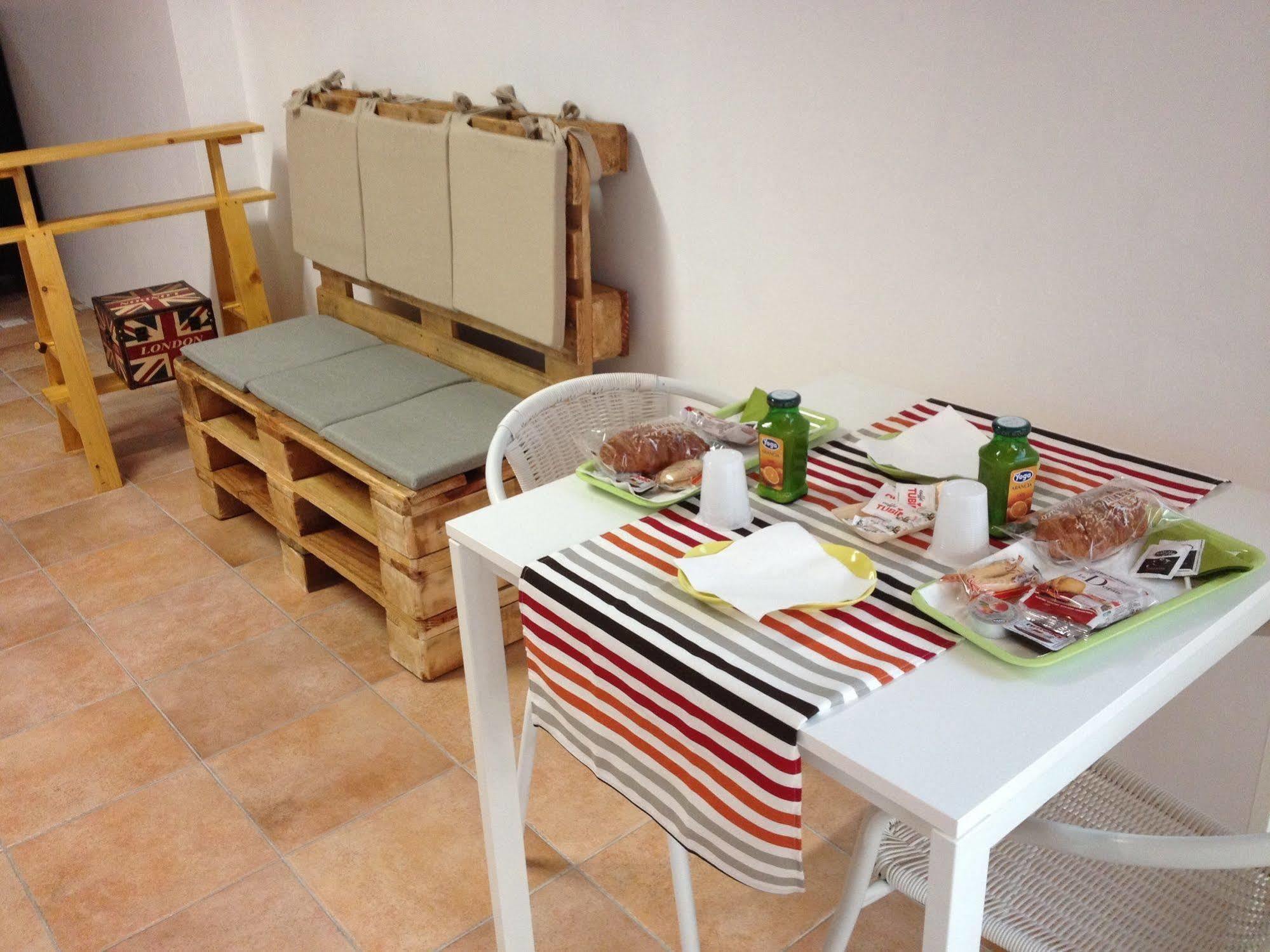 קסטלטו די ברנדוצו Motel 7 Laghi מראה חיצוני תמונה