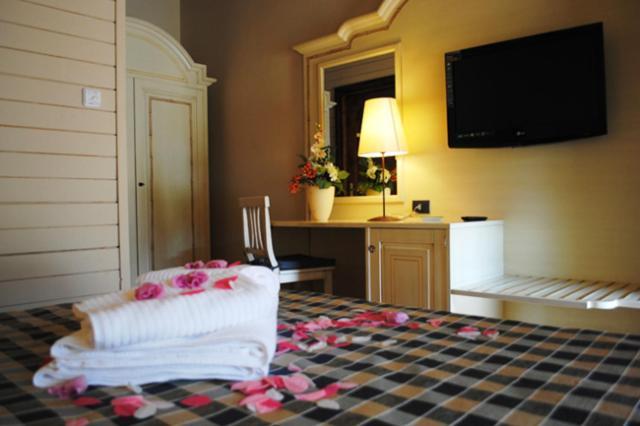 קסטלטו די ברנדוצו Motel 7 Laghi מראה חיצוני תמונה